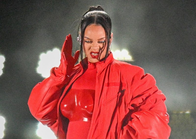 Za svoj nastup na Superbowlu Rihanna nije dobila ni novčića, a znamo i zašto