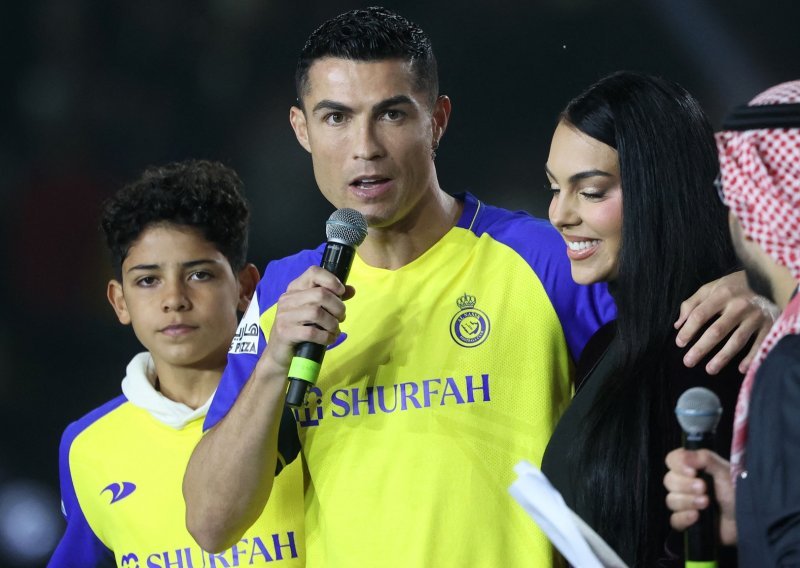 Georgina Rodriguez pokazala kako je narasla Bella Esmeralda, a oglasio se i Ronaldo