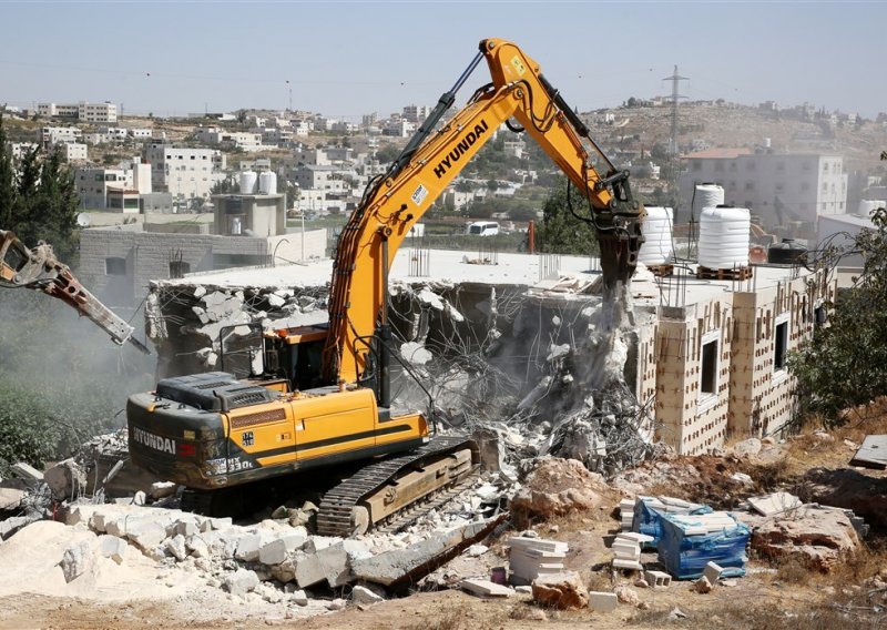 UN-ovi izvjestitelji žestoko po Izraelu: 'Srušili ste palestinske luće na Zapadnoj obali, to je domicid!'