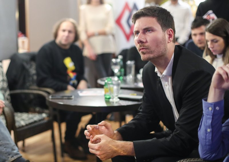 Pernar podiže kaznenu prijavu protiv pravobraniteljice za ravnopravnost spolova, posvojitelja i sudaca