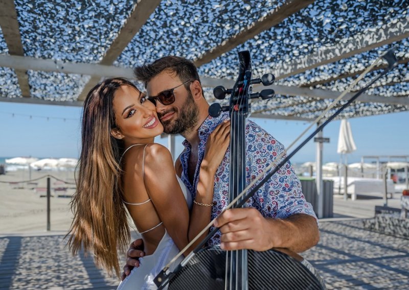 Stjepan Hauser s prelijepom Talijankom zaplesao u idiličnom Riminiju