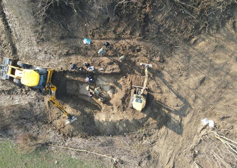 Ekshumacija kod Vukovara; pronađeni posmrtni ostaci, vjerojatno iz Domovinskog rata