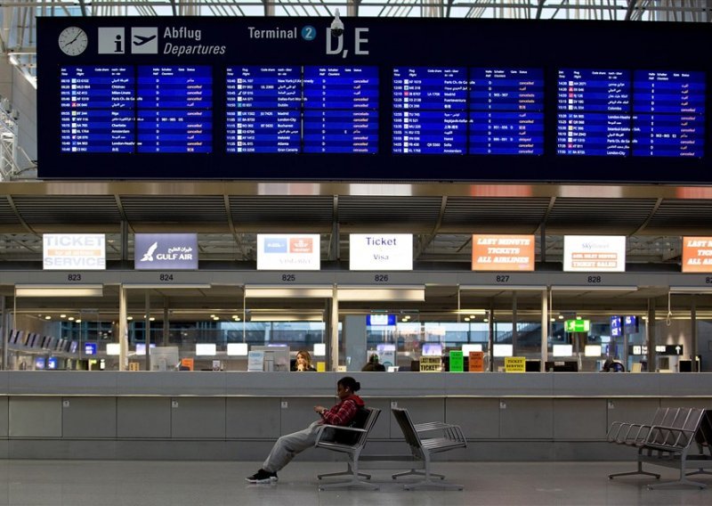Štrajka osoblje zračnih luka u Njemačkoj, otkazano preko 2300 letova