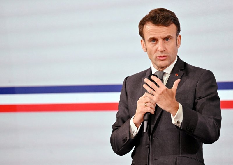 Macron želi vratiti domaću proizvodnju ključnih lijekova