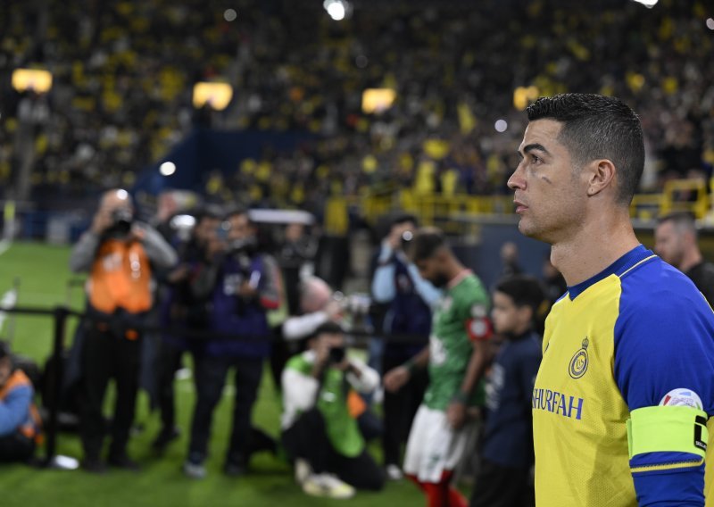 [VIDEO] Ronaldo mu je prišao, a on je mislio da će ispasti 'faca'. Sad ga cijeli svijet tretira kao razmaženu veličinu