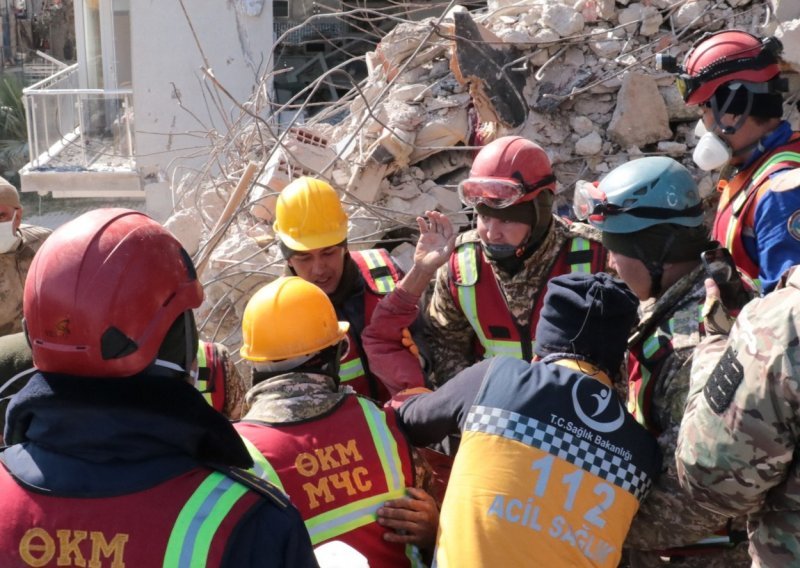 [VIDEO] Dijete i dvoje ljudi spašeno 296 sati nakon potresa