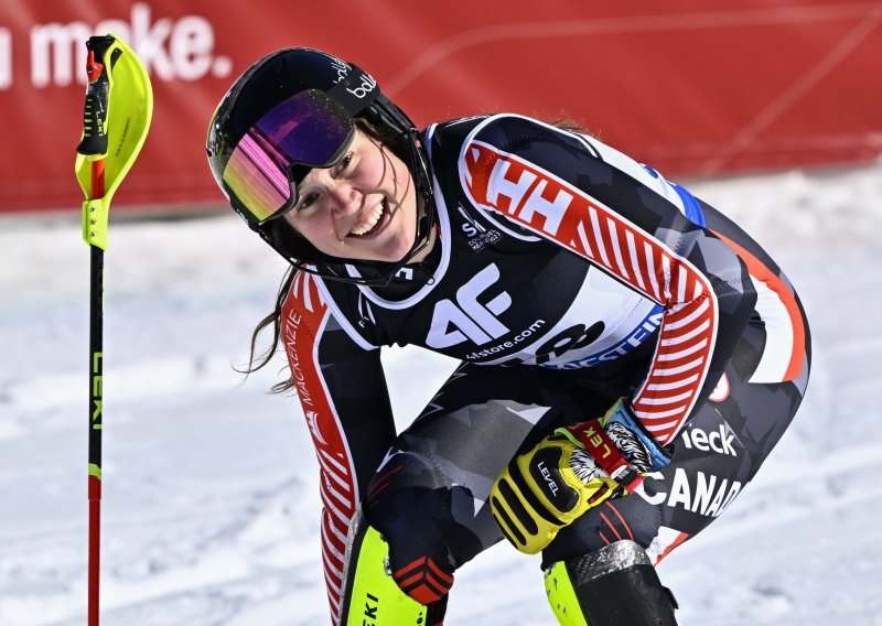Senzacija na ženskom slalomu, Shiffrin s trona srušila djevojka koju nitko nije vidio među favoritima, Hrvatice bez odličja