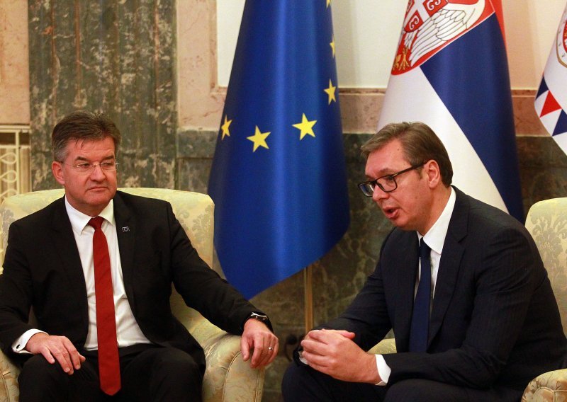 Lajčak: 'EU radi na dva kolosijeka da ubrza dijalog Srbije i Kosova'