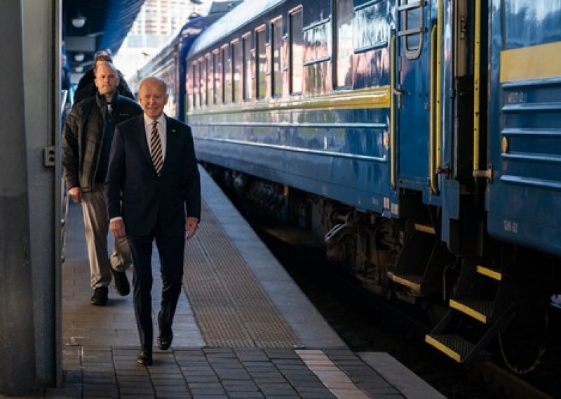 Američki predsjednik Joe Biden vlakom iz Ukrajine doputovao u Poljsku