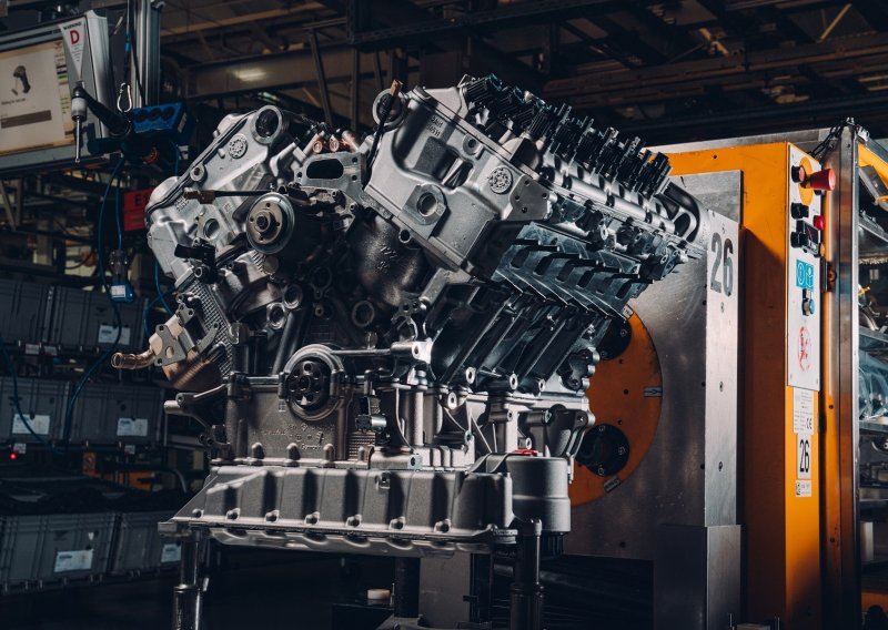 [FOTO/VIDEO] Bentley najavio kraj proizvodnje W12 motora: Stiže najjača verzija sa 750 KS