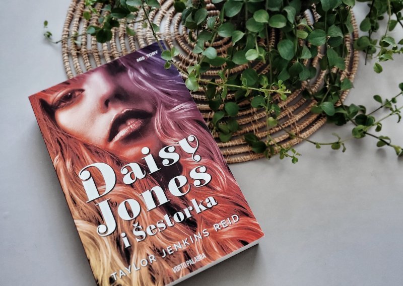 Poklanjamo hit roman 'Daisy Jones i Šestorka' po kojem je snimljena jedna od najiščekivanijih serija godine