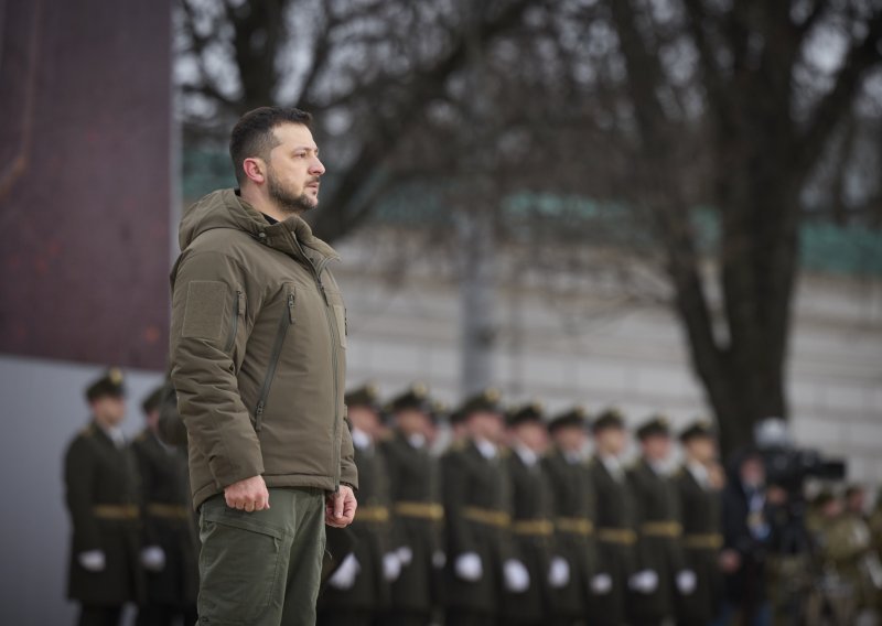 Zelenski: 'Vratit ćemo Krim i ukrajinsku zastavu na svaki ugao Ukrajine'