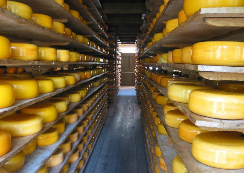 Cijene sira u Europi na vrhuncu, slijedi poskupljenje mesa