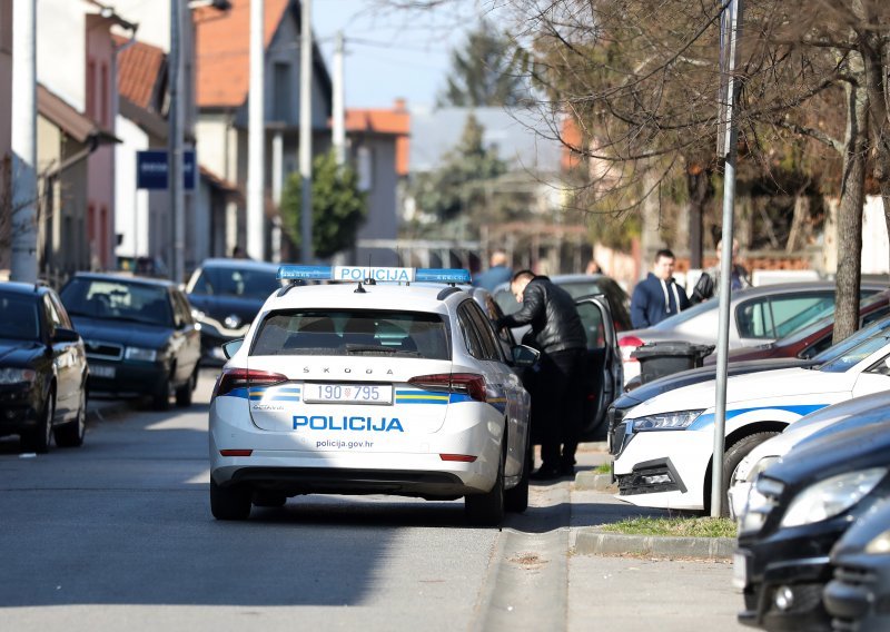 U noćnom klubu opili zaposlenika antikvarijata u centru Zagreba, uzeli mu ključeve te ukrali 153 tisuće eura vrijedne satove i nakit