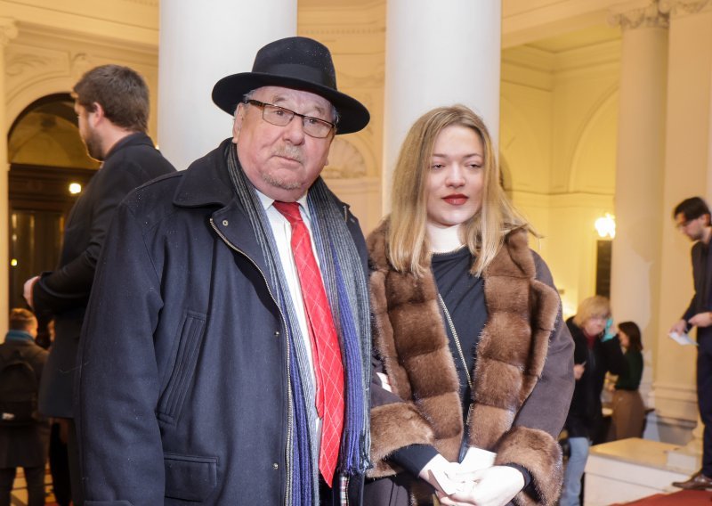 [FOTO] Brojni poznati na premijeri baleta, a Vladimir Šeks i ovaj put u pratnji unuke Ive