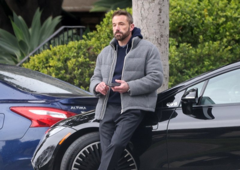 [FOTO] Ben Affleck na mukama: U problemu se našao zbog svog limenog ljubimca