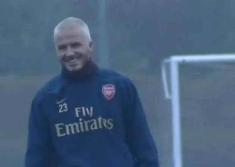 Dok junior trenira u Chelseaju, Beckham trenira s Arsenalom