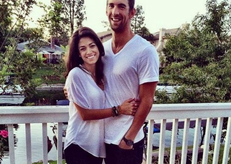 Plivač Michael Phelps zaručio se s Nicole Johnson