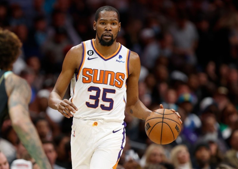 Kevin Durant podsjetio na svoje najbolje dane u prvoj utakmici za Phoenix Sunse; Dario Šarić opet pokazao klasu