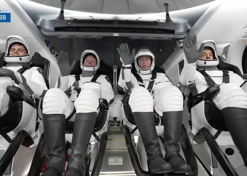 Dvojica Amerikanaca, Rus i astronaut iz Emirata uspješno poletjeli prema Međunarodnoj svemirskoj stanici
