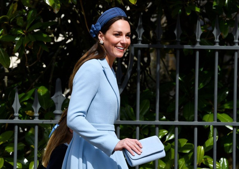 Kate Middleton ne krije opsesiju ovom torbicom koju posjeduje u čak 11 boja