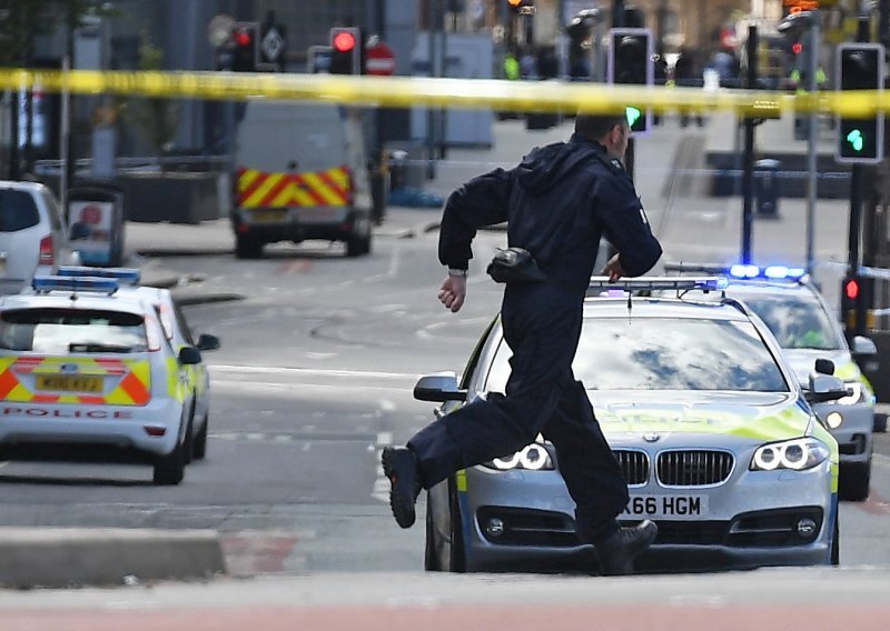 Istraga pokazala da se mogao spriječiti bombaški napad na koncertu Ariane Grande u Manchesteru