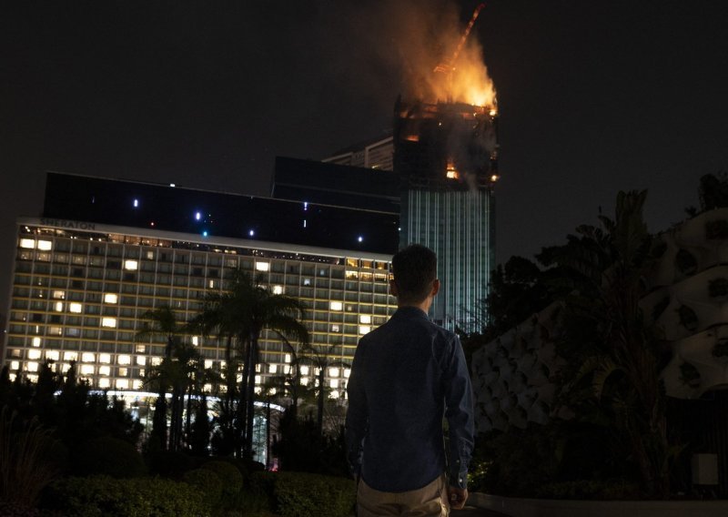 [FOTO/VIDEO] Veliki požar zahvatio neboder u Hong Kongu, evakuirano 170 ljudi