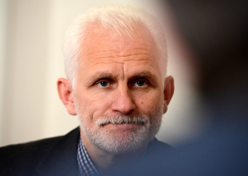 Nobelovac u Bjelorusiji osuđen na 10 godina zatvora