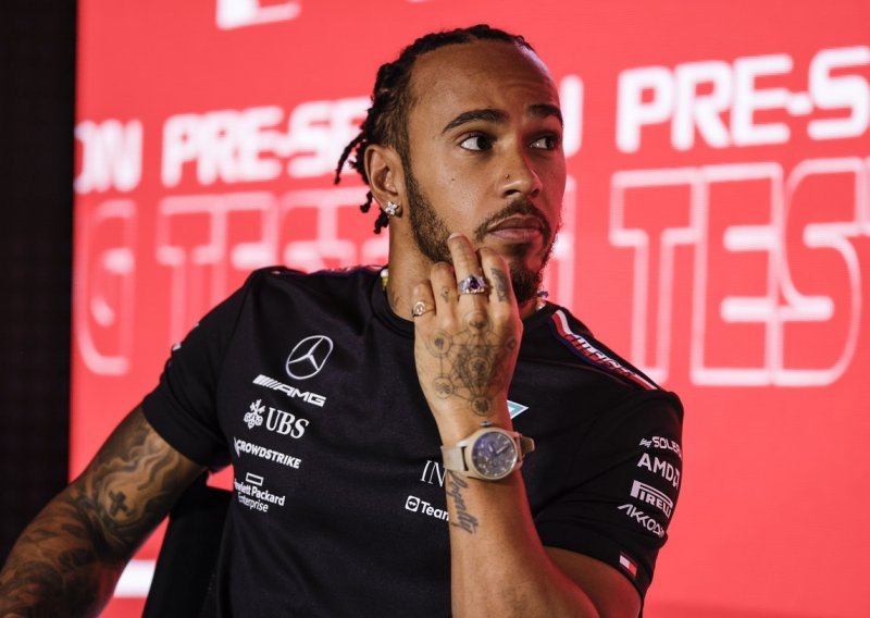 Lewis Hamilton je uoči prve utrke nove sezone Formule 1 iznenada završio na liječničkom pregledu...