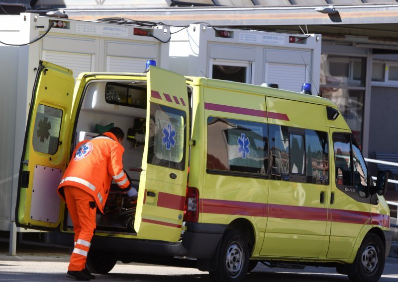 Djelatnici hitne pomoći oglasili se o ženi koja je umrla nakon šest sati čekanja u bolovima