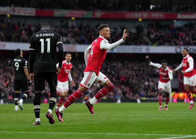Šokantna utakmica na Emiratesu; Arsenal primio gol u desetoj sekundi, gubio i 2:0, a poraz si nije smio dopustiti...