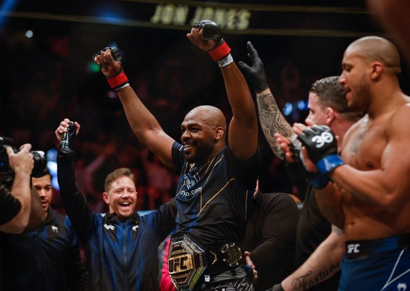 Jon Jones u samo dvije minute postao prvak teške kategorije, a onda je prozvao Stipu Miočića...