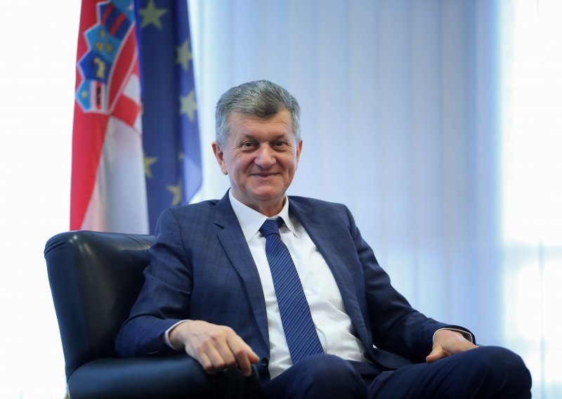 Bivši HDZ-ov ministar zdravstva širi biznis, u Dugopolju otvorio podružnicu privatne poliklinike