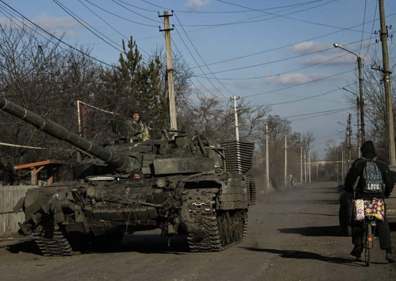 Zelenski traži nove snage za borbe u Bahmutu: Nijedan dio Ukrajine ne može biti prepušten Rusima