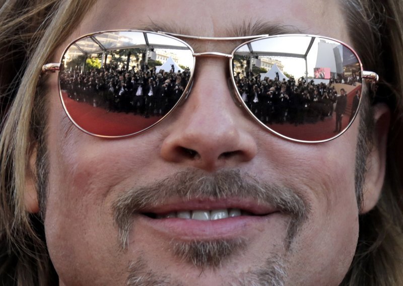 Znate li zašto se Brad Pitt stalno skriva iza naočala?
