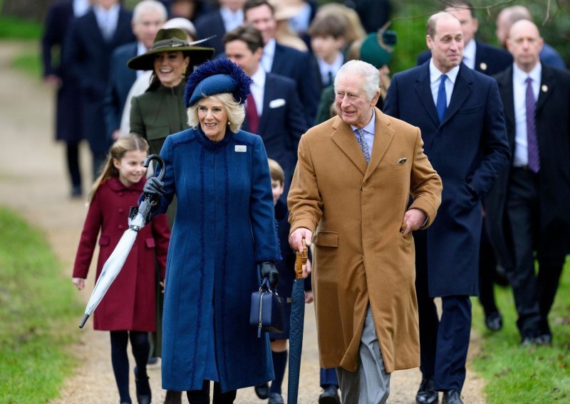 Hoće li kralj Charles i Camilla prekinuti tradiciju koju kraljica Elizabeta nije propuštala?