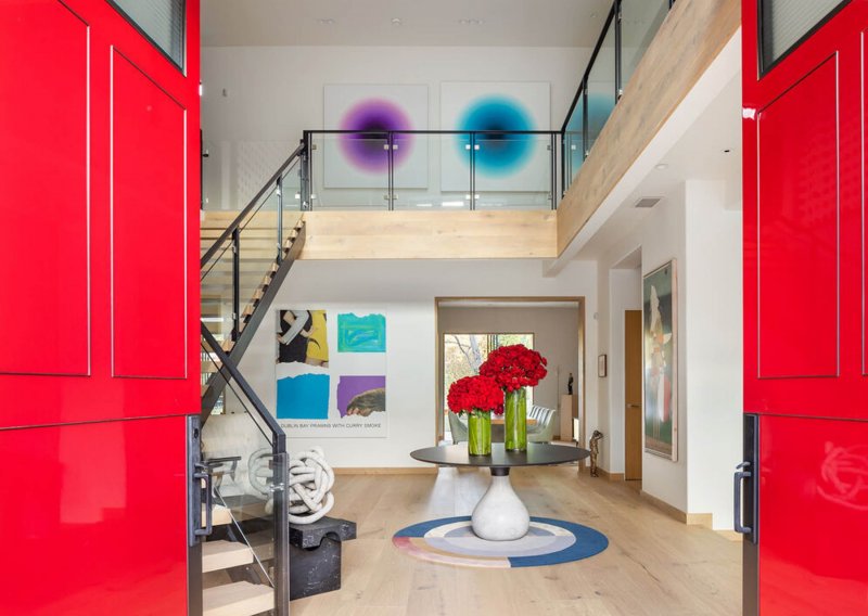 Zaboravite na minimalizam i bijelu boju: Vibrantne nijanse i upečatljivi detalji ovaj su dom transformirali u prostor za uživanje