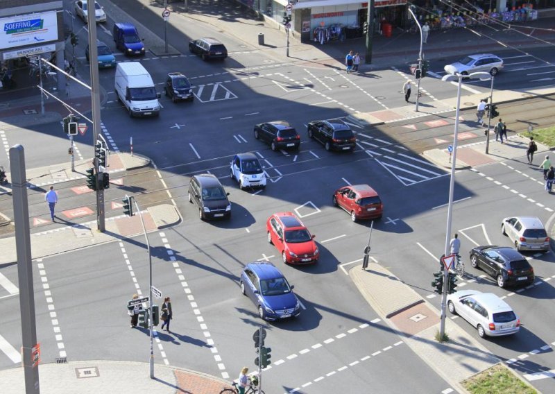 [FOTO] Opel predstavio projekt STADT:up; Prototip rješenja automatizirane vožnje u gradu