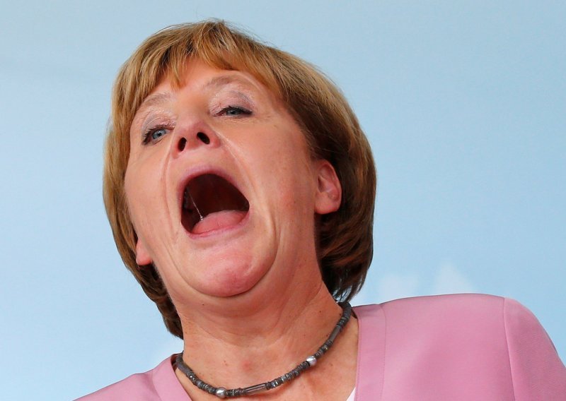 Polugol i drogiran zauzeo avion Angele Merkel