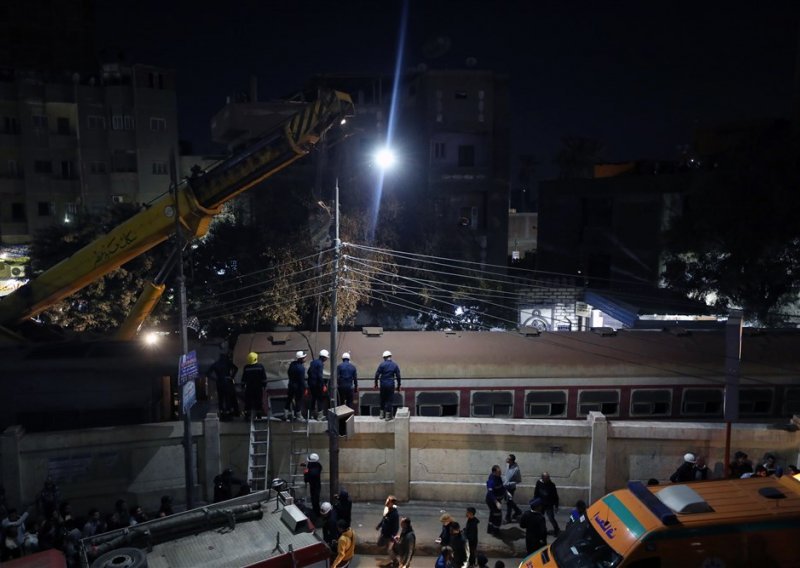 Četvero poginulih, 23 osobe ozlijeđene u željezničkoj nesreći kod Kaira