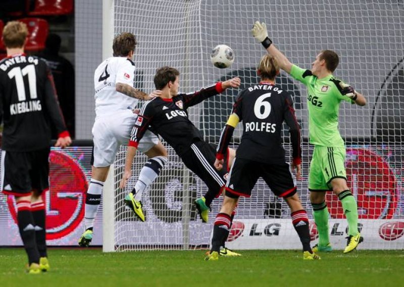 Eintracht spustio na zemlju Bayer usred Leverkusena
