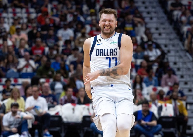 Luka Dončić zabrinuo sve u Dallasu i s bolnom grimasom napustio teren: Nije dobro, ovo je nekako čudno...