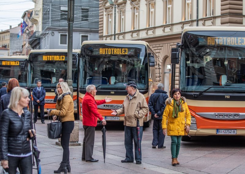 Vozač izbacio putnice jer su htjele platiti karte novčanicom od 10 eura