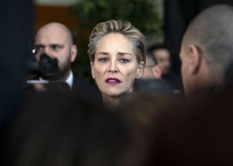 Sharon Stone otvorila dušu: 'Zbog 'Sirovih strasti' izgubila sam skrbništvo nad svojim djetetom'