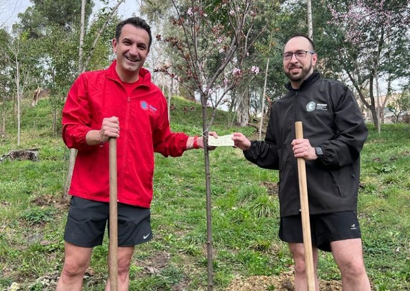 Zagrebački gradonačelnik Tomašević u Tirani razgovarao o nizu tema, istrčao utrku i zasadio stablo