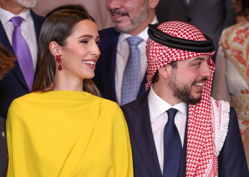 Lijepa zaručnica jordanskog princa privlačila poglede u haljini koju potpisuje dizajnerica rođena u Beogradu