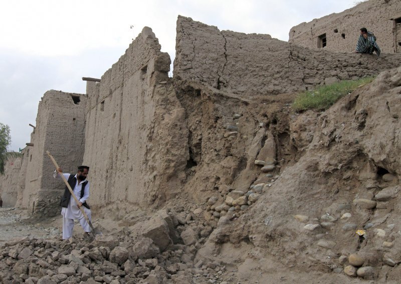 Više od 220 mrtvih u potresu u Afganistanu i Pakistanu