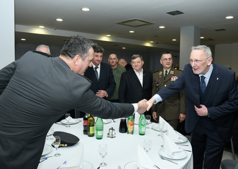 [FOTO] Božinović u Sisku na obljetnici OSA-e: 'Naša policija nam može biti na ponos jer je nastala u ratu'