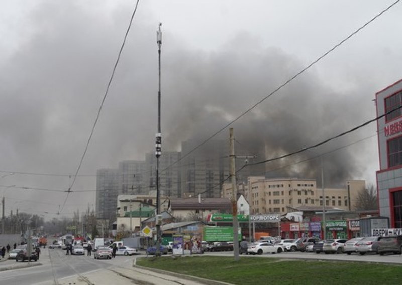 [VIDEO/FOTO] Eksplozija pa požar u zgradi ruske tajne službe, jedna osoba poginula