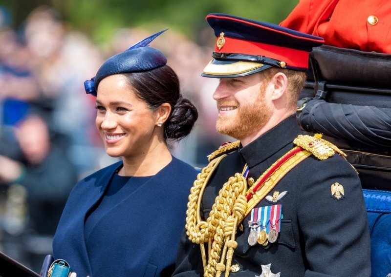 Procurili službeni detalji: Princ Harry i Meghan Markle izbačeni su iz protokola krunidbe kralja Charlesa III.